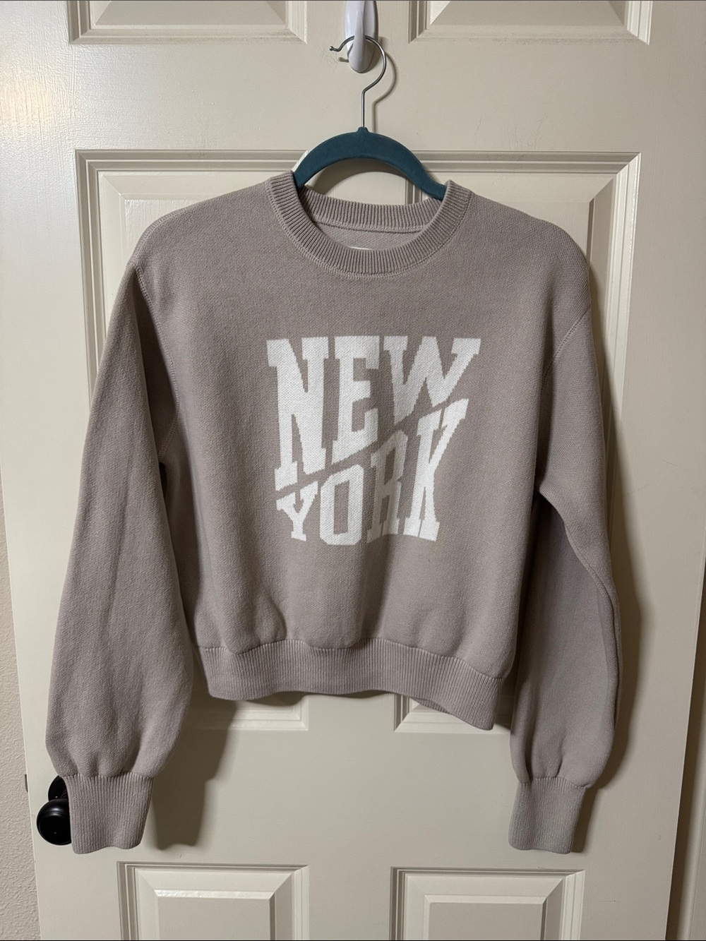 aerie NEW YORK Graphic Cropped Crewneck Sweater - Taupe with White Logo